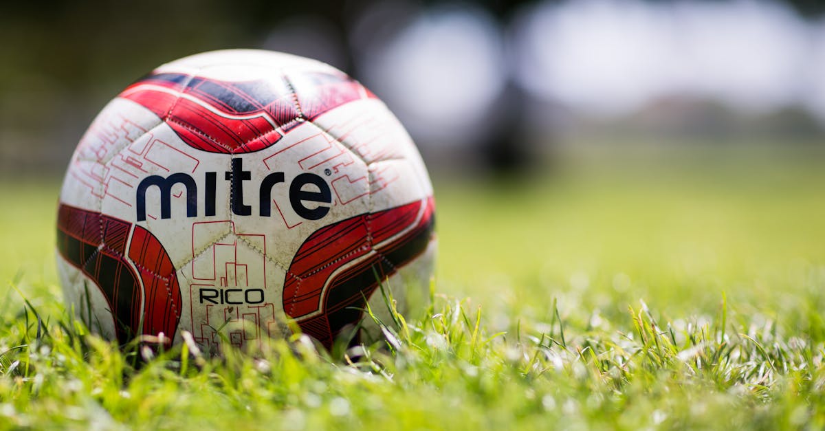 découvrez toute l'actualité du football : résultats, classements, analyses de matchs, transferts et infos sur vos équipes et joueurs préférés.