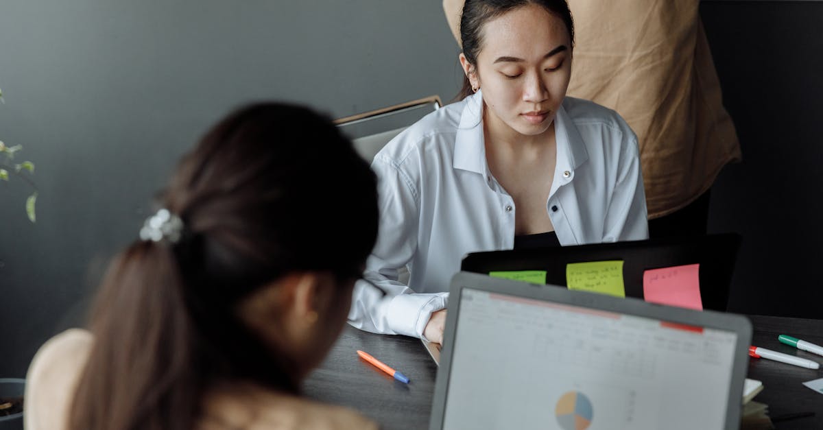 découvrez la définition d'une joint stock company, un type de société par actions permettant à plusieurs investisseurs de détenir des parts et de partager les profits, idéal pour lever des fonds et développer une entreprise.