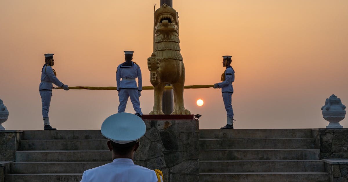 découvrez le métier d'officier de la marine : missions, responsabilités, parcours de formation et opportunités de carrière dans la défense navale.