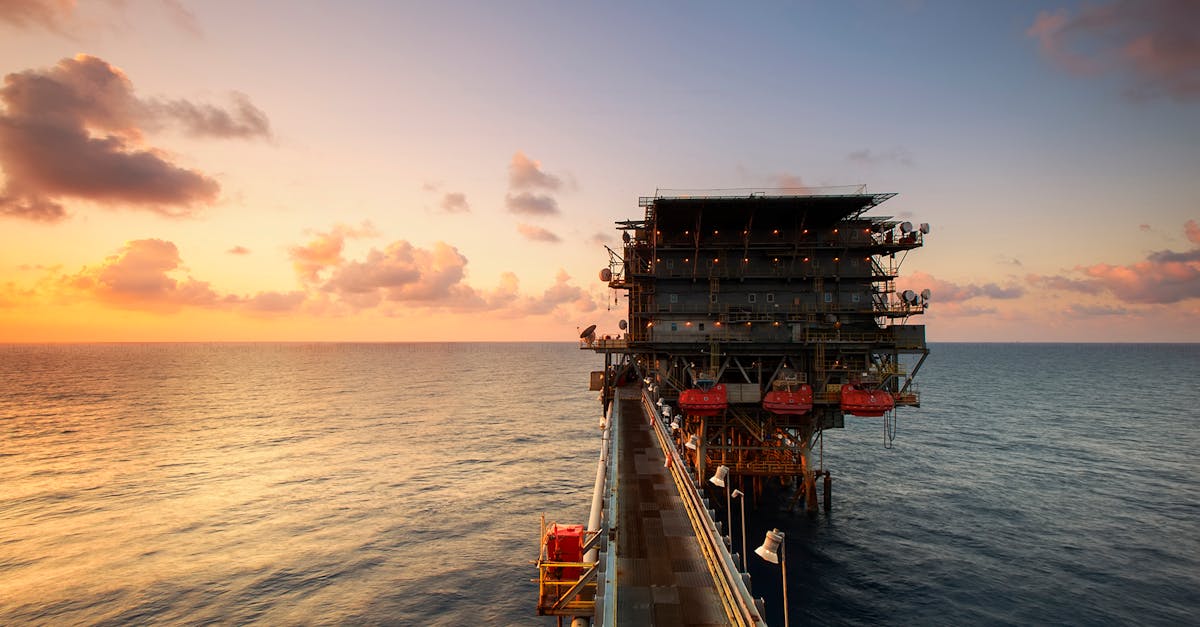 découvrez le métier d'ingénieur pétrolier : rôle, missions, compétences requises et opportunités de carrière dans l'industrie pétrolière et gazière.