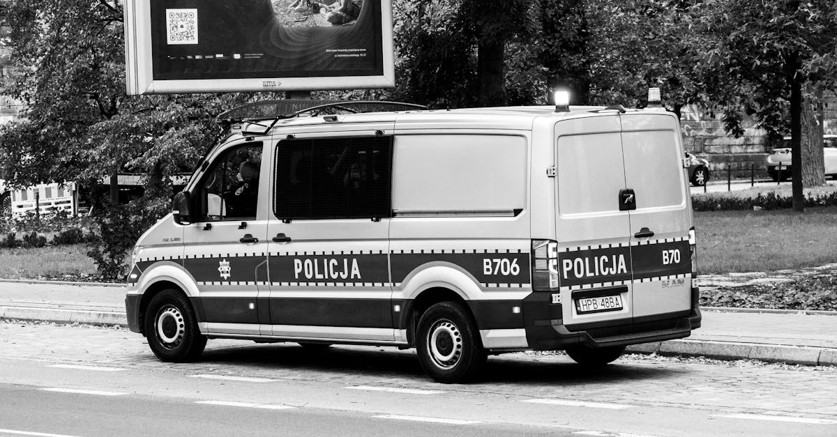 découvrez ce qu'est le service public, ses missions principales, son importance dans la vie quotidienne et son rôle essentiel pour la société. informations claires et exemples concrets.