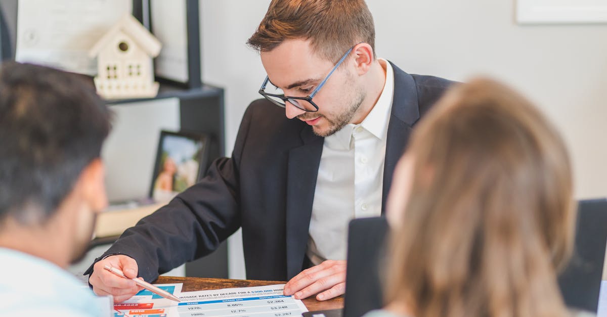 trouvez un agent immobilier expérimenté pour vous accompagner dans l'achat, la vente ou la location de votre bien. profitez d'un service personnalisé et de conseils professionnels pour concrétiser votre projet immobilier en toute confiance.