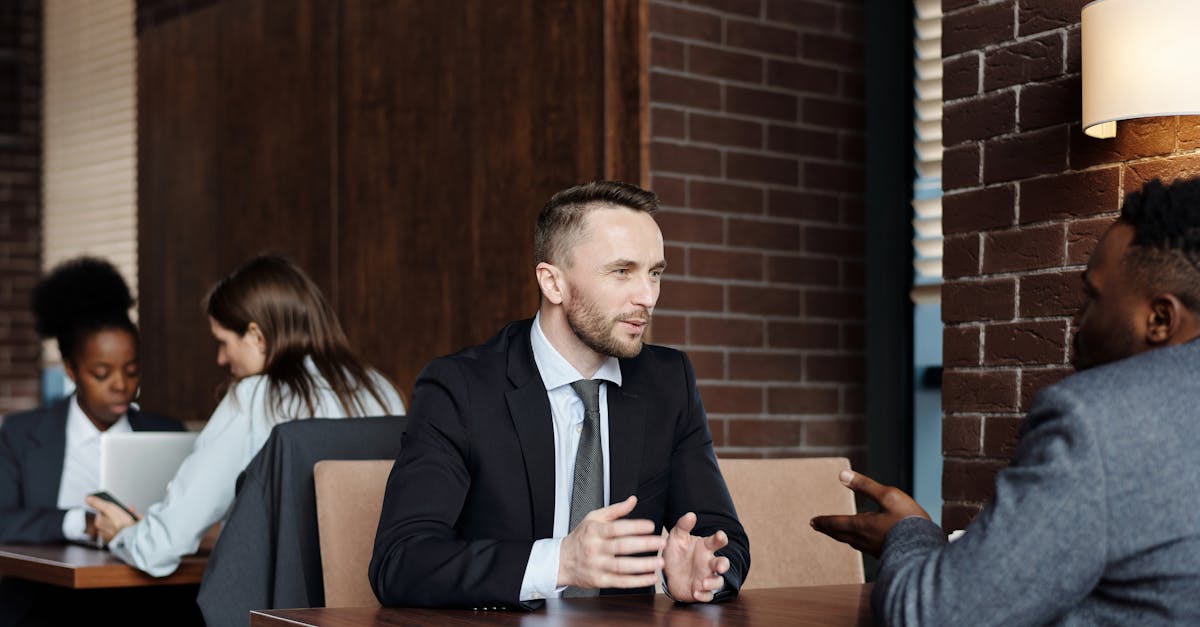 découvrez le métier de restaurant manager : ses missions, compétences clés, qualités nécessaires et conseils pour exceller dans la gestion d'un restaurant et garantir une expérience client de qualité.