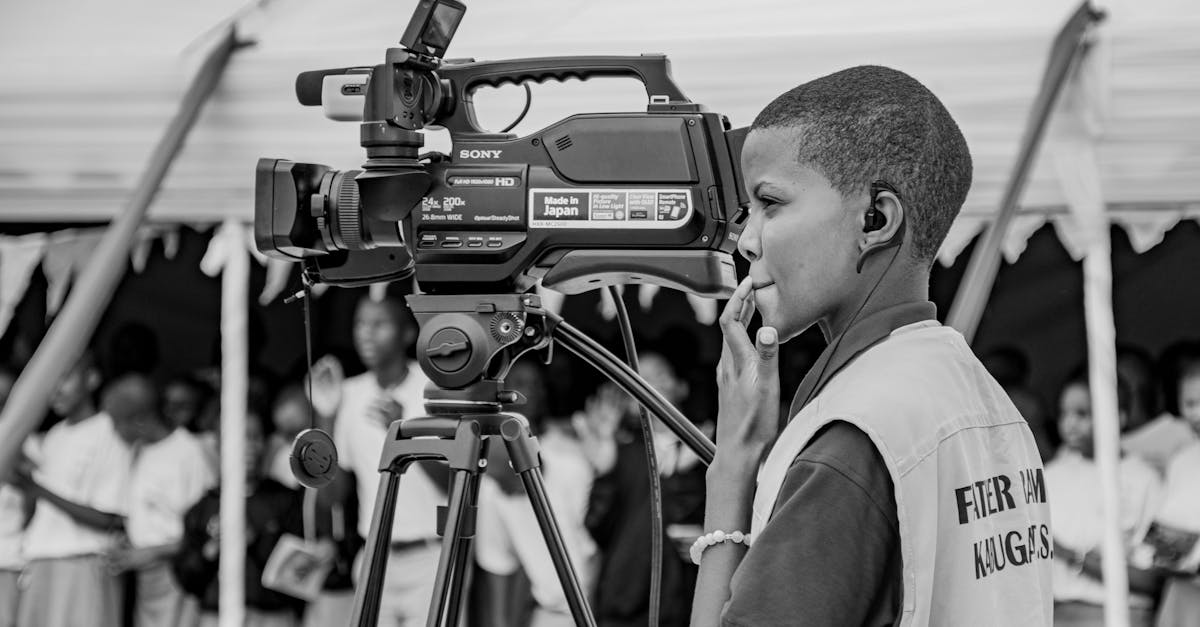 découvrez le métier de caméraman : compétences, missions et équipements pour capturer des images professionnelles de qualité.