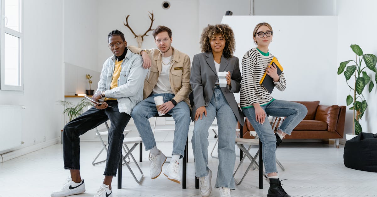 découvrez les principales raisons de la radiation d'une entreprise, incluant la cessation d'activité, les problèmes financiers et les décisions des actionnaires.