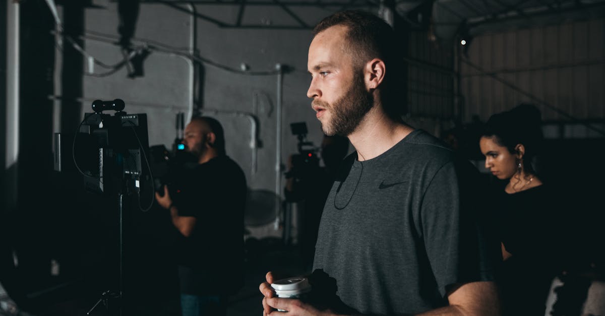 découvrez le rôle essentiel d'un directeur créatif, qui allie vision artistique et stratégie pour diriger des projets innovants et inspirants.