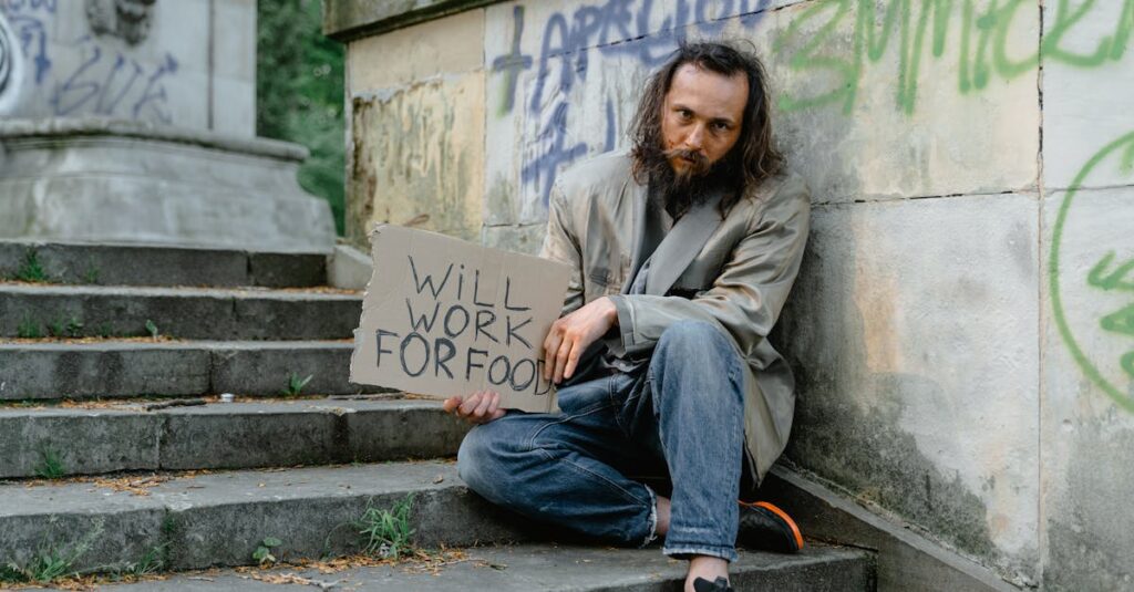 découvrez ce qu'est le chômage cyclique, ses causes liées aux fluctuations économiques, et son impact sur le marché du travail.