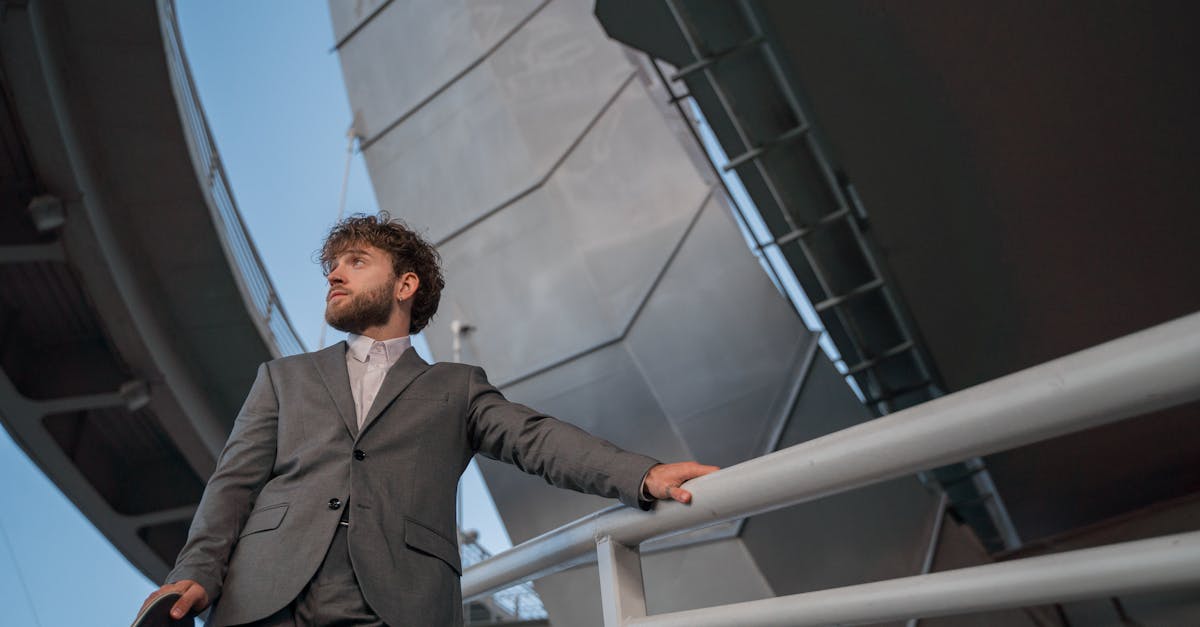 découvrez les principes et les meilleures pratiques de l'architecture d'entreprise pour optimiser la gestion des ressources, aligner les objectifs business et technologiques, et favoriser l'innovation au sein de votre organisation.