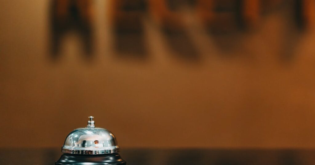 découvrez le rôle clé d'un hotel manager : gestion opérationnelle, optimisation de l'expérience client et coordination des équipes pour assurer le succès de votre établissement hôtelier.