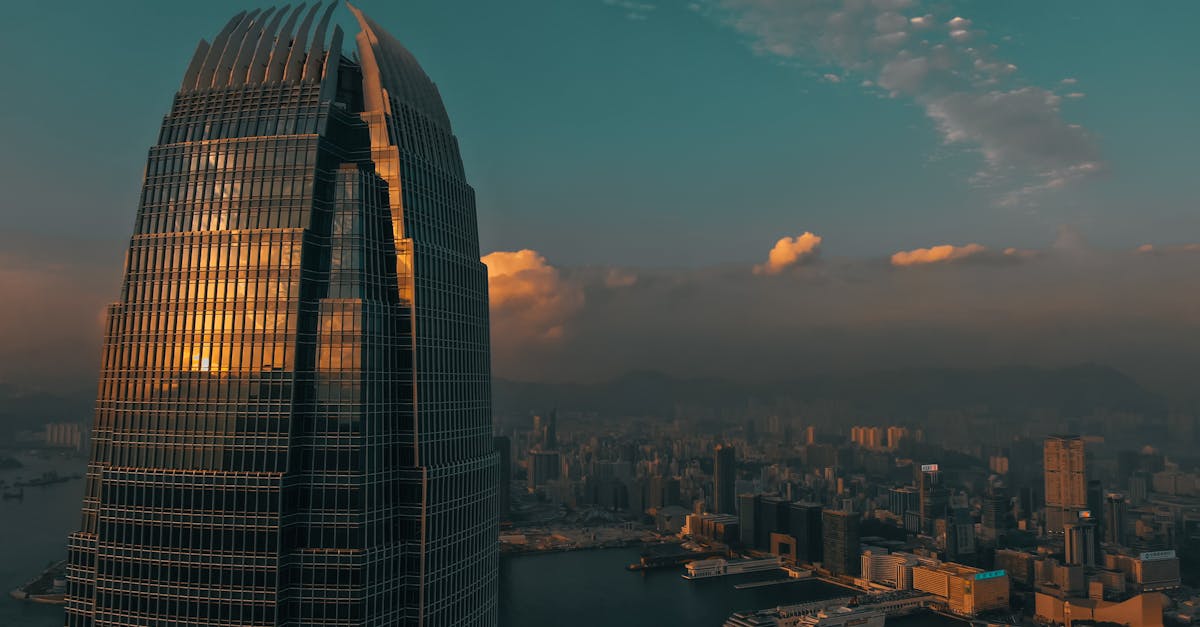 découvrez tout ce qu'il faut savoir sur l'idcc : définition, rôle dans les conventions collectives, utilité pour les salariés et les employeurs. trouvez facilement le code idcc correspondant à votre secteur d'activité.