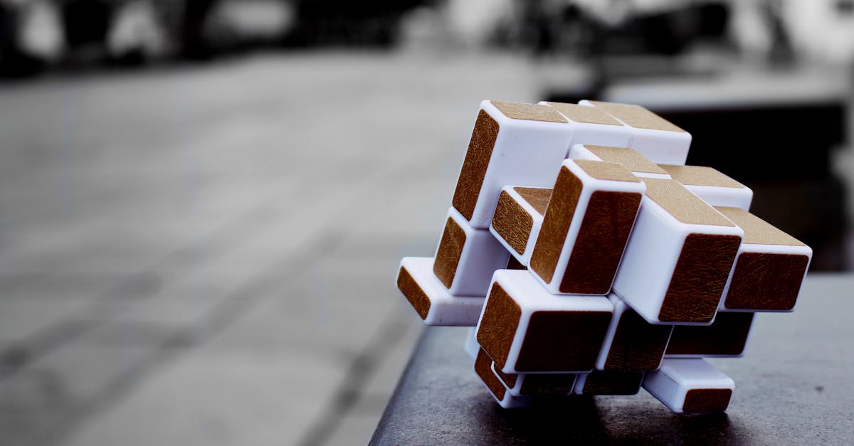 découvrez le rôle essentiel d'un dessinateur en conception mécanique, spécialisé dans la création de plans techniques précis pour des projets industriels innovants.