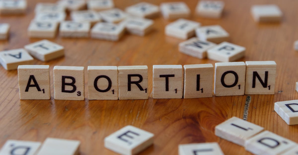 modèle de lettre de résiliation pour nounou : guide pratique pour mettre fin au contrat de votre assistante maternelle en respectant les règles légales et les bonnes pratiques.