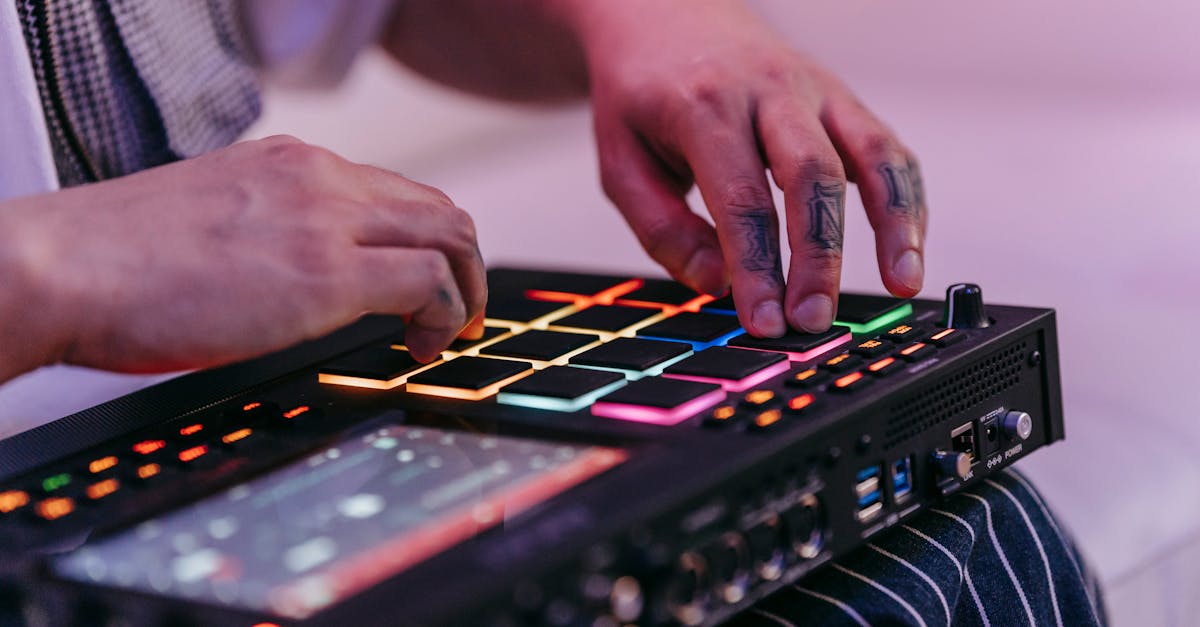 découvrez le rôle essentiel d'un producer dans la création et la gestion de projets artistiques, médias ou événementiels, assurant coordination et succès.