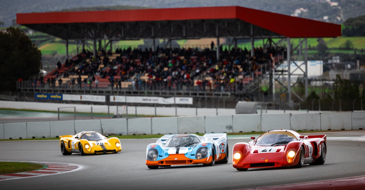 découvrez l'univers passionnant des pilotes de course automobile, leurs parcours, victoires et les courses emblématiques qui font vibrer les fans du sport automobile.