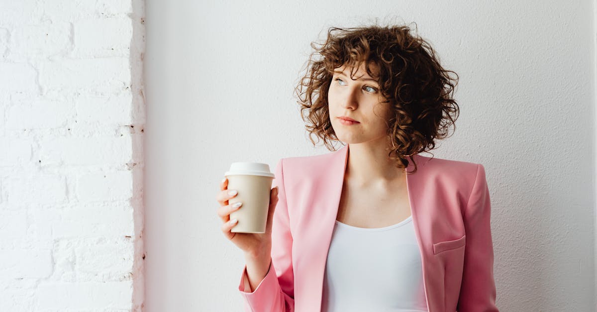 découvrez comment déduire efficacement vos dépenses professionnelles en tant que travailleur indépendant pour optimiser vos impôts.