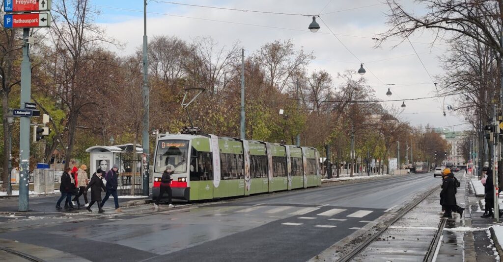 découvrez tout ce qu'il faut savoir sur le capital social, sa définition, son rôle dans la structure de l'entreprise et son importance pour les actionnaires.