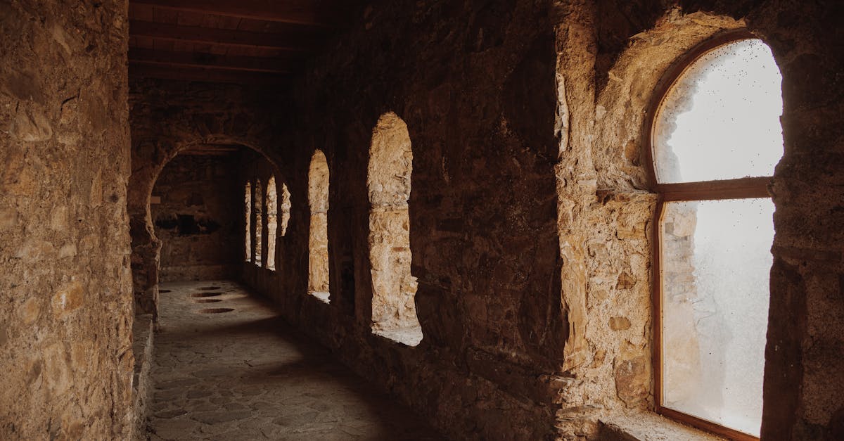 découvrez l'art de la maçonnerie en pierre : techniques traditionnelles, conseils d'experts et réalisations durables pour vos projets de construction et de rénovation.