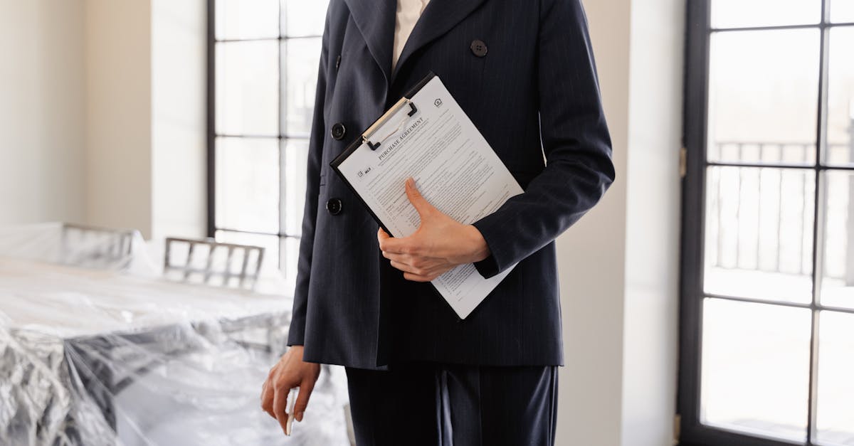 découvrez les procédures et conditions pour le transfert de parts dans une société civile immobilière, essentielles pour assurer la conformité et la sécurité juridique de vos opérations.