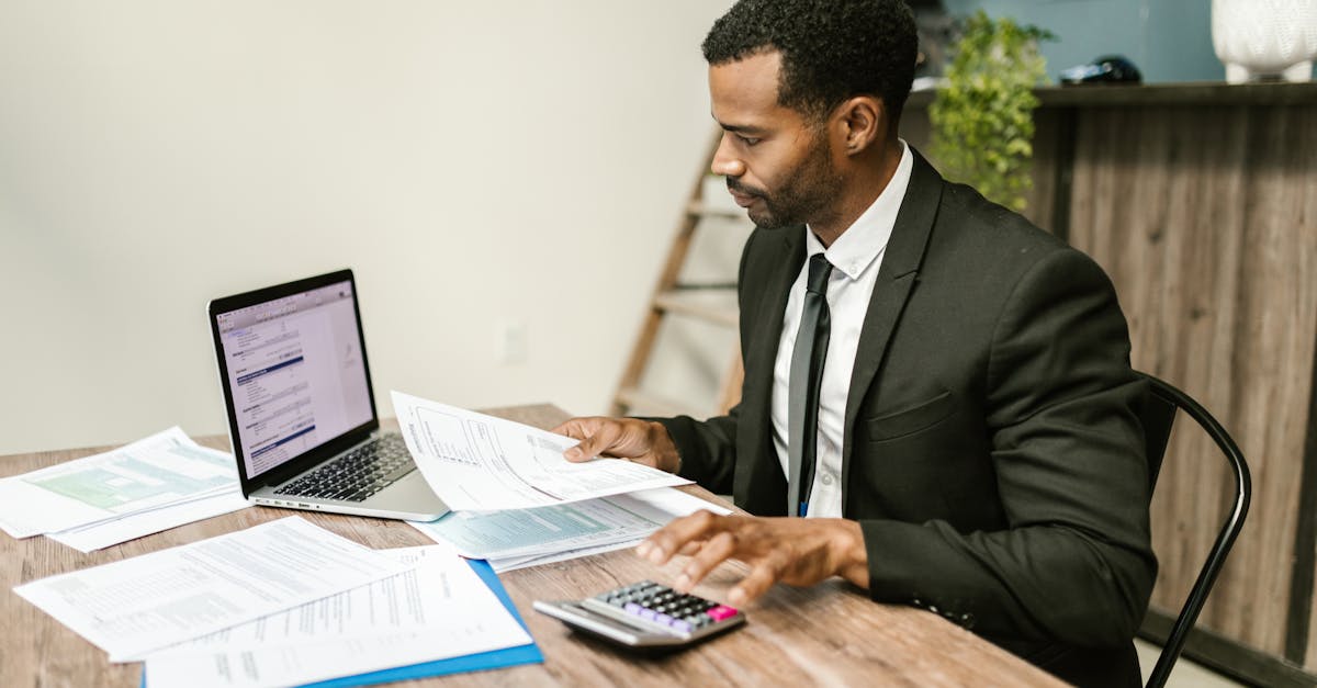 découvrez les avantages d'un compte bancaire professionnel pour gérer efficacement vos finances d'entreprise, optimiser votre trésorerie et faciliter vos transactions commerciales.