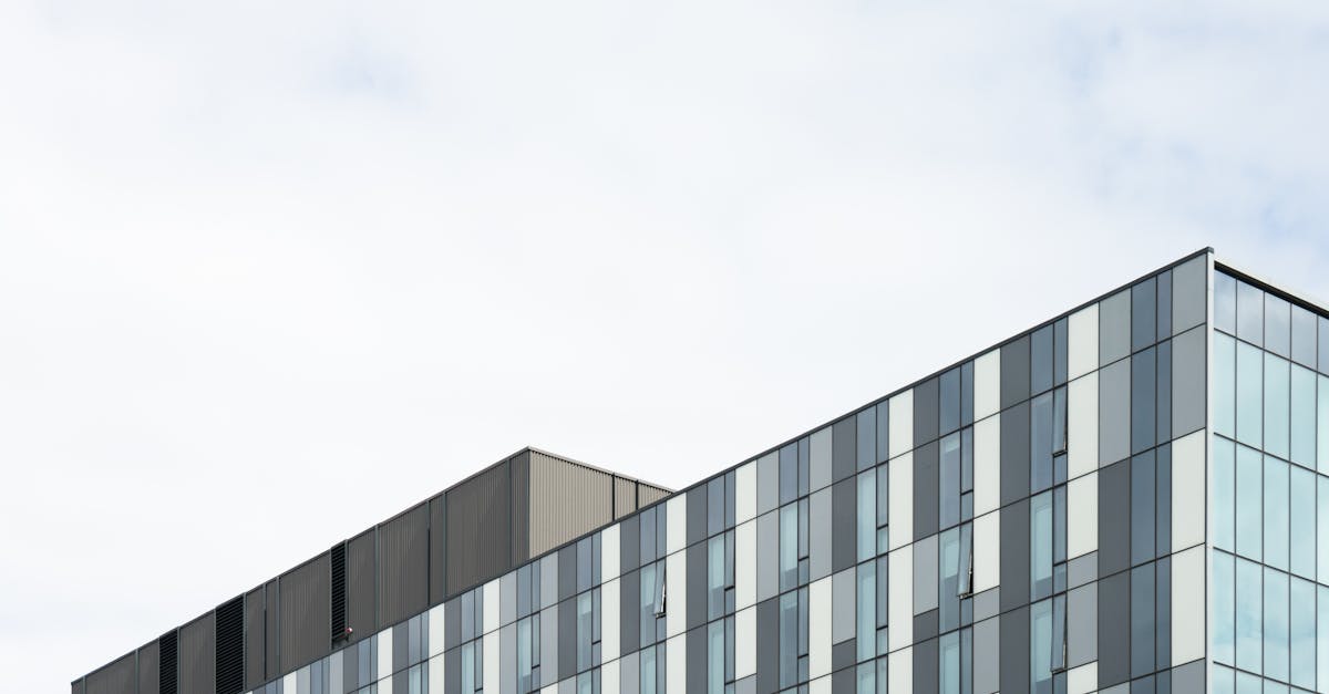 découvrez comment choisir la structure juridique idéale pour votre entreprise afin d'optimiser votre gestion, fiscalité et responsabilité.