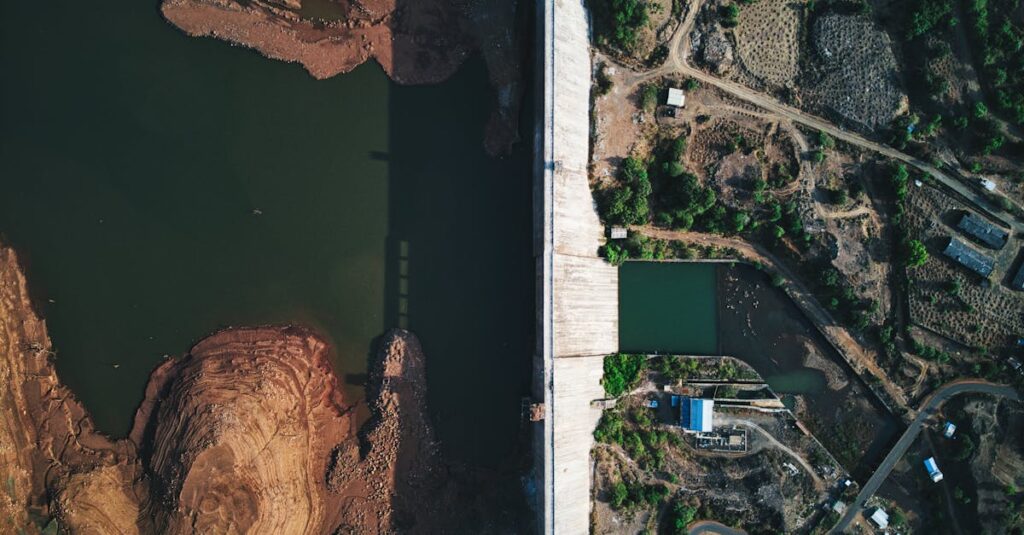 une zone de chalandise désigne l'aire géographique d'où proviennent les clients d'une entreprise ou d'un service, essentielle pour analyser le potentiel commercial et optimiser la stratégie marketing.