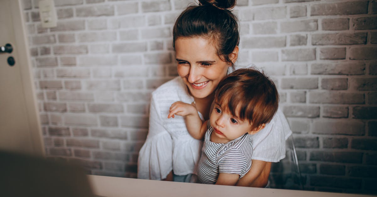 contrat de garde d'enfants : sécurisez les conditions et les responsabilités entre parents et assistantes maternelles pour une garde sereine et claire.