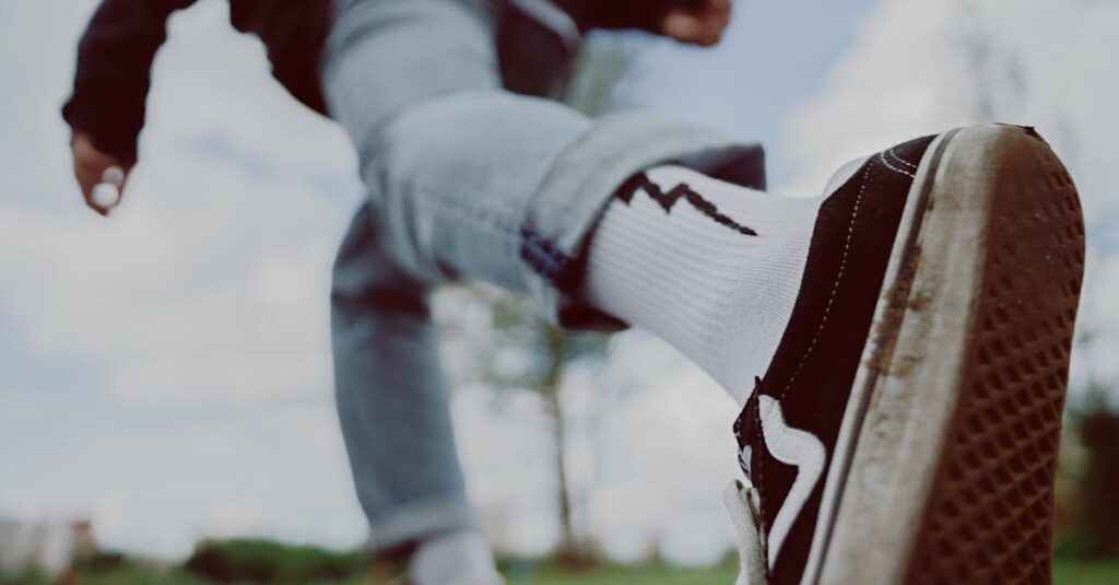 découvrez les étapes clés pour fermer une entreprise individuelle en toute simplicité, de la déclaration de cessation d'activité à la gestion des formalités administratives.