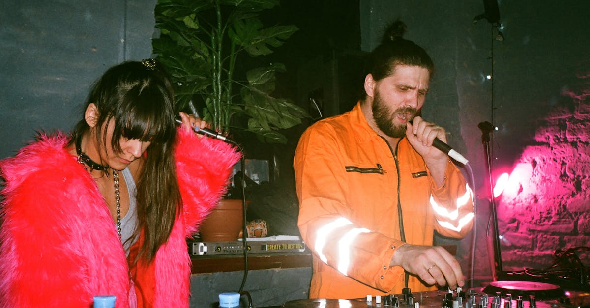 découvrez l'art du djing : mixez, créez des ambiances uniques et faites vibrer les foules avec vos talents de dj.