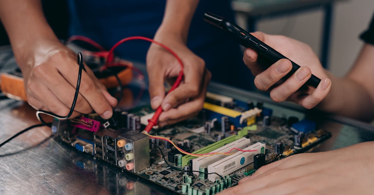 découvrez le rôle d'un ingénieur électricien, expert en conception, développement et maintenance de systèmes électriques innovants pour diverses industries.
