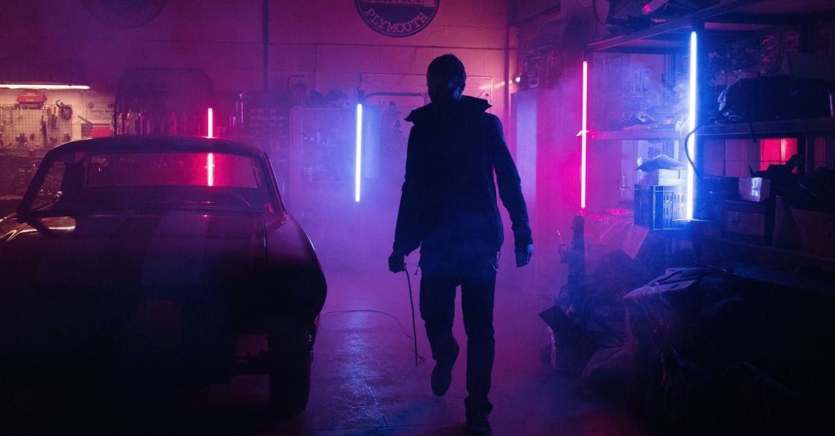 technicien ascensoriste spécialisé dans l'installation, la maintenance et la réparation d'ascenseurs pour garantir sécurité et performance.