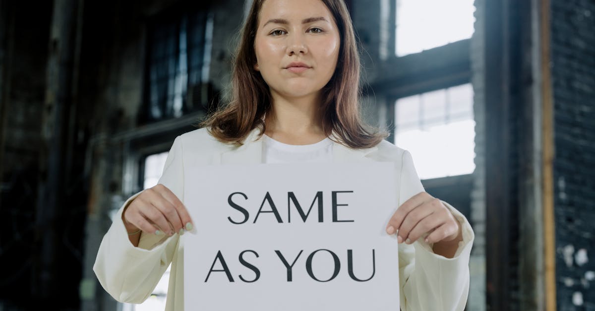 déclaration de livraison intracommunautaire : document essentiel pour attester des échanges de biens entre états membres de l'union européenne, facilitant la gestion fiscale et douanière.