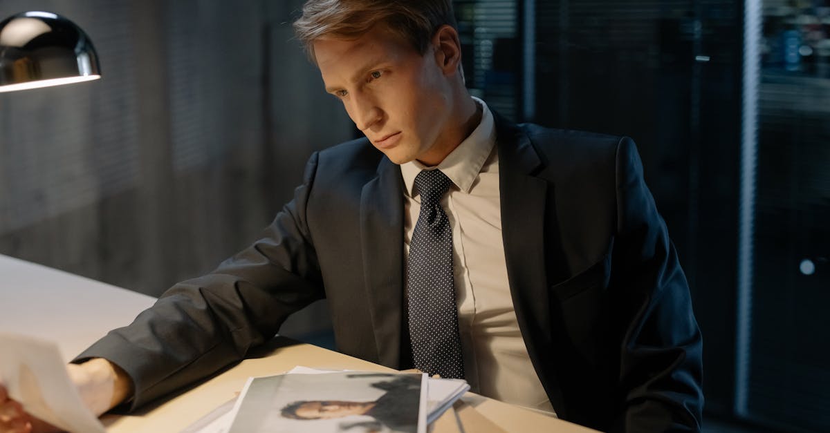 analyste en recherche média spécialisé dans l'analyse des tendances, l'évaluation des performances et l'optimisation des stratégies de communication.