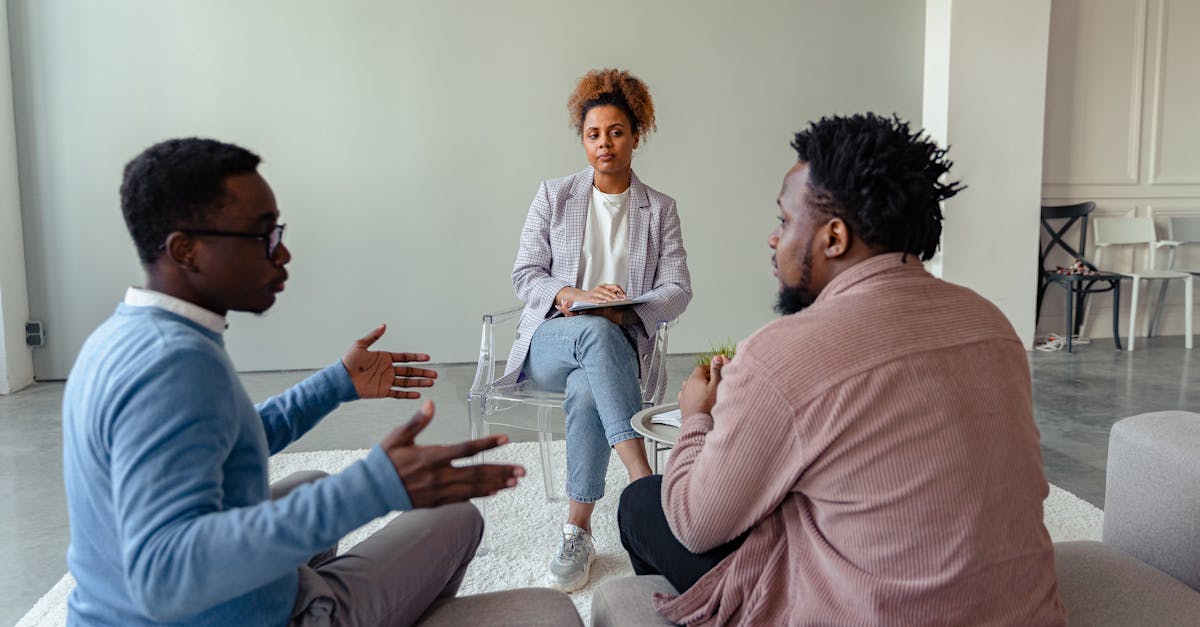 découvrez la médiation, un processus de résolution amiable des conflits qui favorise le dialogue et l'accord entre les parties, pour des solutions durables et respectueuses.