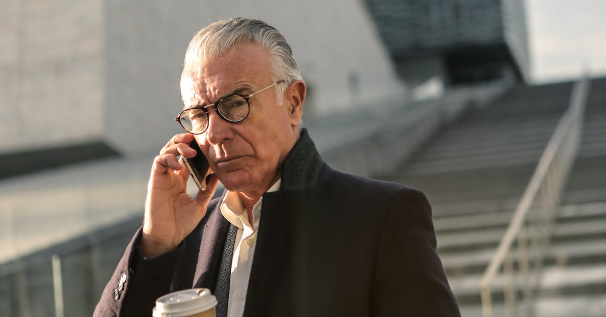 découvrez les étapes clés pour réussir une carrière de traducteur, de la formation initiale aux opportunités professionnelles et conseils pour progresser dans ce domaine.