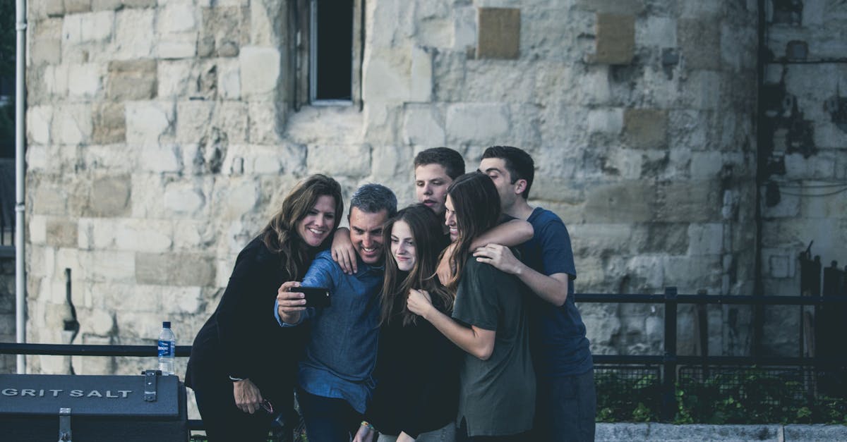 découvrez le rôle essentiel de l'ingénieur en maintenance aérospatiale, spécialisé dans la supervision, l'inspection et la réparation des équipements aéronautiques pour garantir la sécurité et la performance des aéronefs.