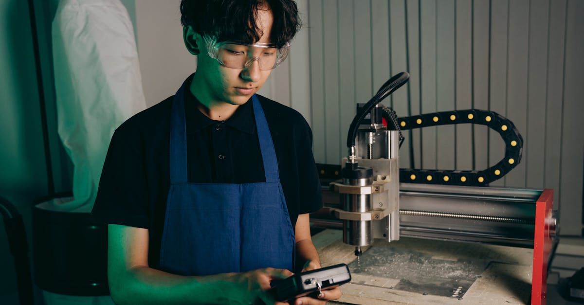 ingénieur en automatisation spécialisé dans la conception, le développement et la mise en œuvre de systèmes automatisés pour optimiser les processus industriels et accroître l'efficacité opérationnelle.