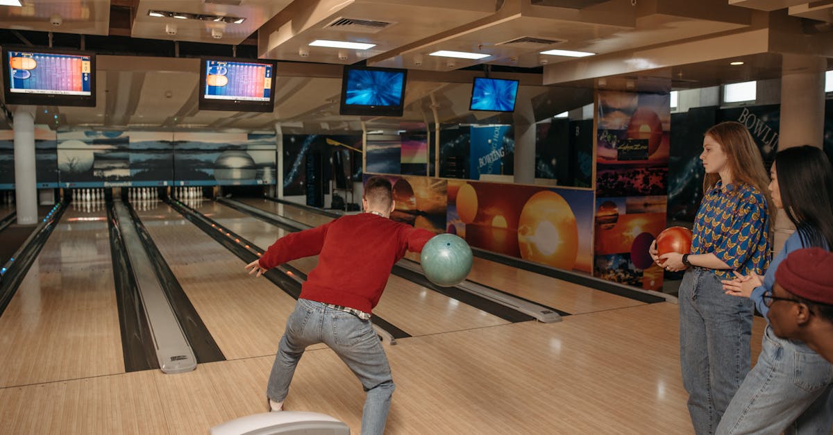 découvrez le succès de l'ouverture du bowling : une expérience divertissante pour toute la famille avec des pistes modernes et une ambiance conviviale.