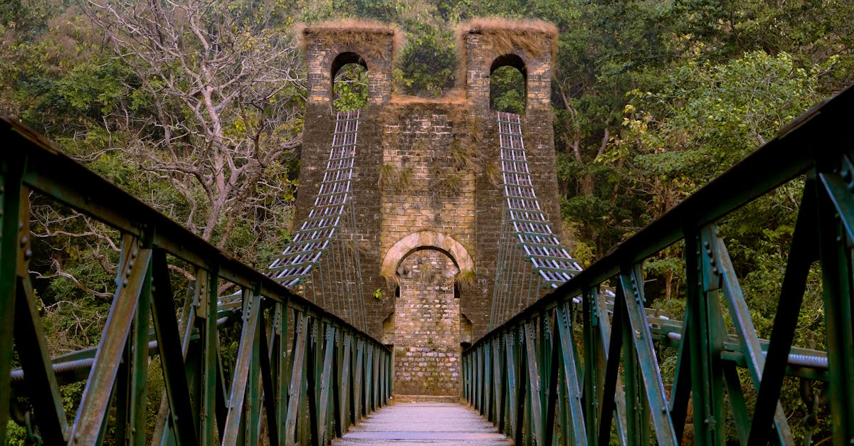 découvrez le prêt relais, une solution financière temporaire pour faciliter la transition entre deux opérations immobilières ou couvrir un besoin urgent de trésorerie.