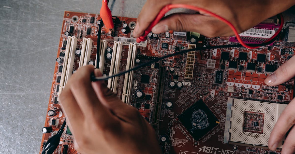 découvrez le métier d'ingénieur électronique : conception, développement et optimisation de systèmes électroniques innovants pour divers secteurs industriels.