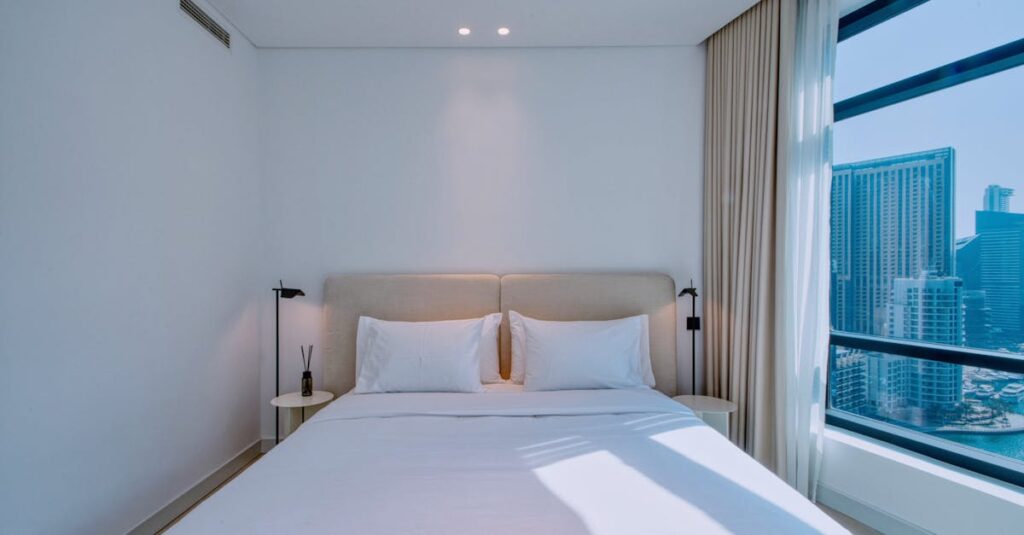 guide complet du contrat de location meublée : comprendre les obligations, les droits du locataire et du propriétaire, et les étapes clés pour une location réussie.