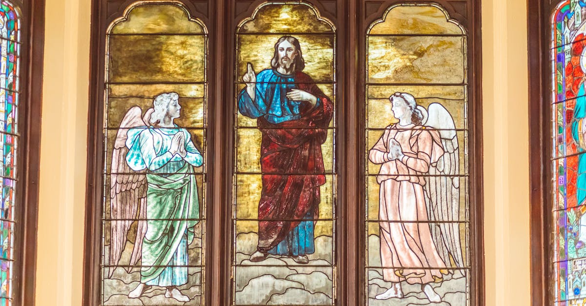 découvrez l'iconographie : l'étude et l'interprétation des images, symboles et représentations visuelles à travers l'histoire et les cultures.