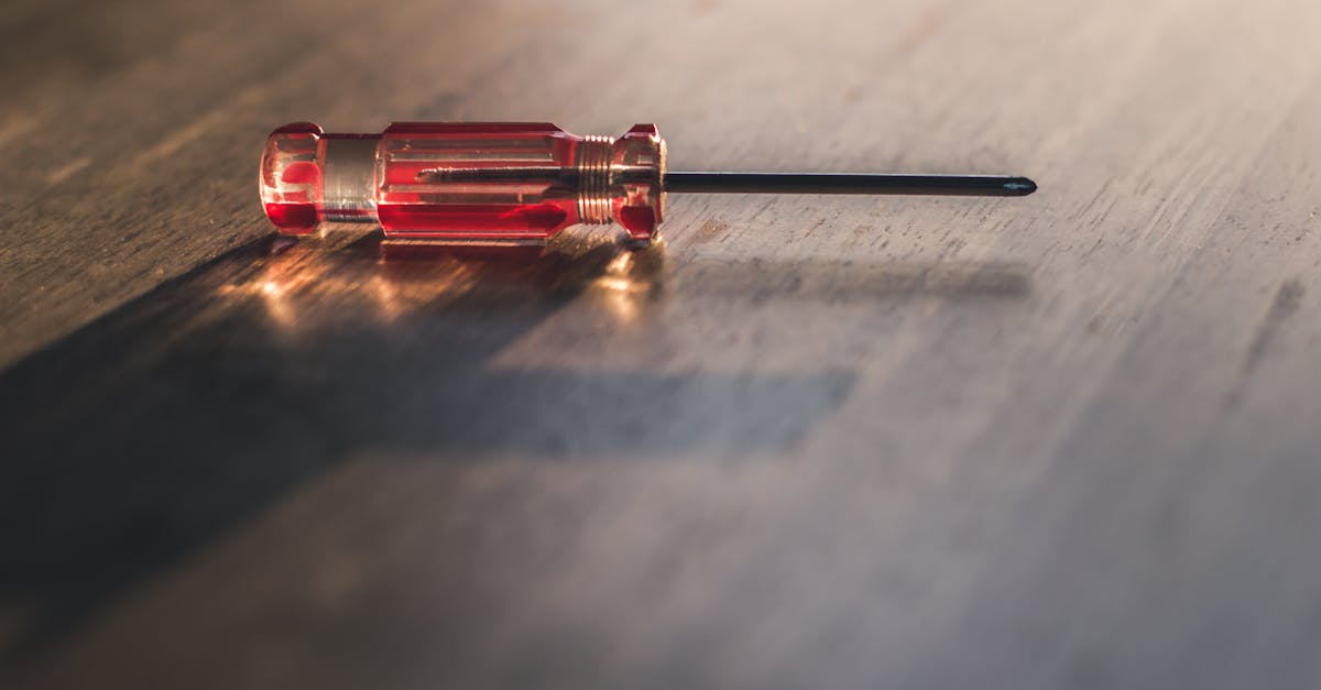 ingénieur en maintenance industrielle spécialisé dans l'optimisation, la supervision et la maintenance préventive des équipements pour garantir la continuité et la sécurité des opérations industrielles.