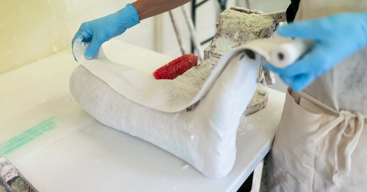 technicien paysagiste spécialisé dans l'aménagement, l'entretien et la gestion des espaces verts pour un environnement extérieur esthétique et fonctionnel.