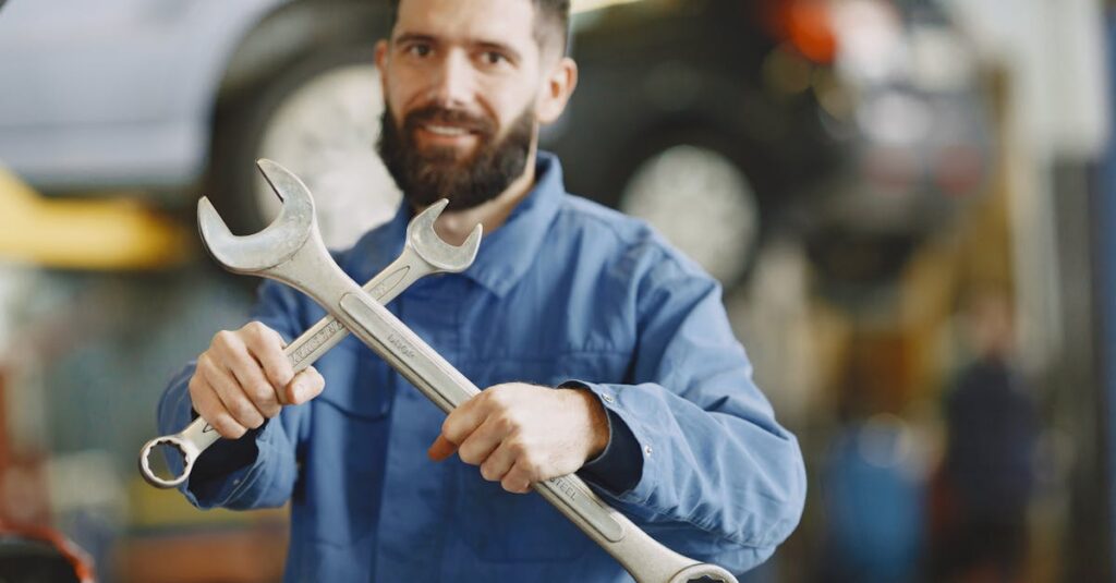 Le métier passionnant de mécatronicien : un expert aux compétences variées ingénieur en mécatronique spécialisé dans la conception, le développement et la maintenance de systèmes automatisés combinant mécanique, électronique et informatique.