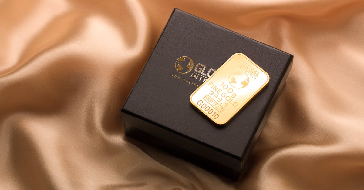 la valeur nette actuelle (vna) est une méthode d'évaluation financière qui calcule la différence entre la valeur présente des flux de trésorerie entrants et sortants d'un investissement, permettant d'estimer sa rentabilité.