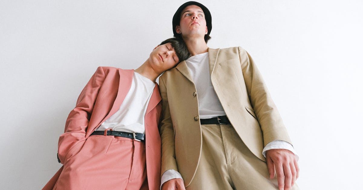 découvrez l'univers des marins avec notre sélection de contenus et conseils pour naviguer en toute sécurité et avec style.