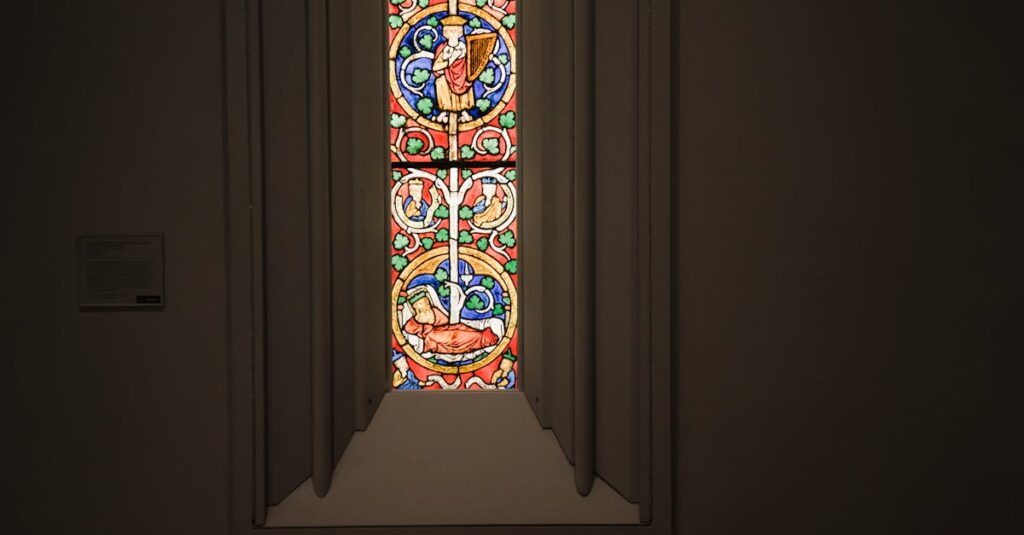 L’art fascinant du vitrail : compétences et techniques des vitraillistes découvrez l'art du vitrail : une technique fascinante alliant couleurs vibrantes et lumière pour sublimer vos espaces.