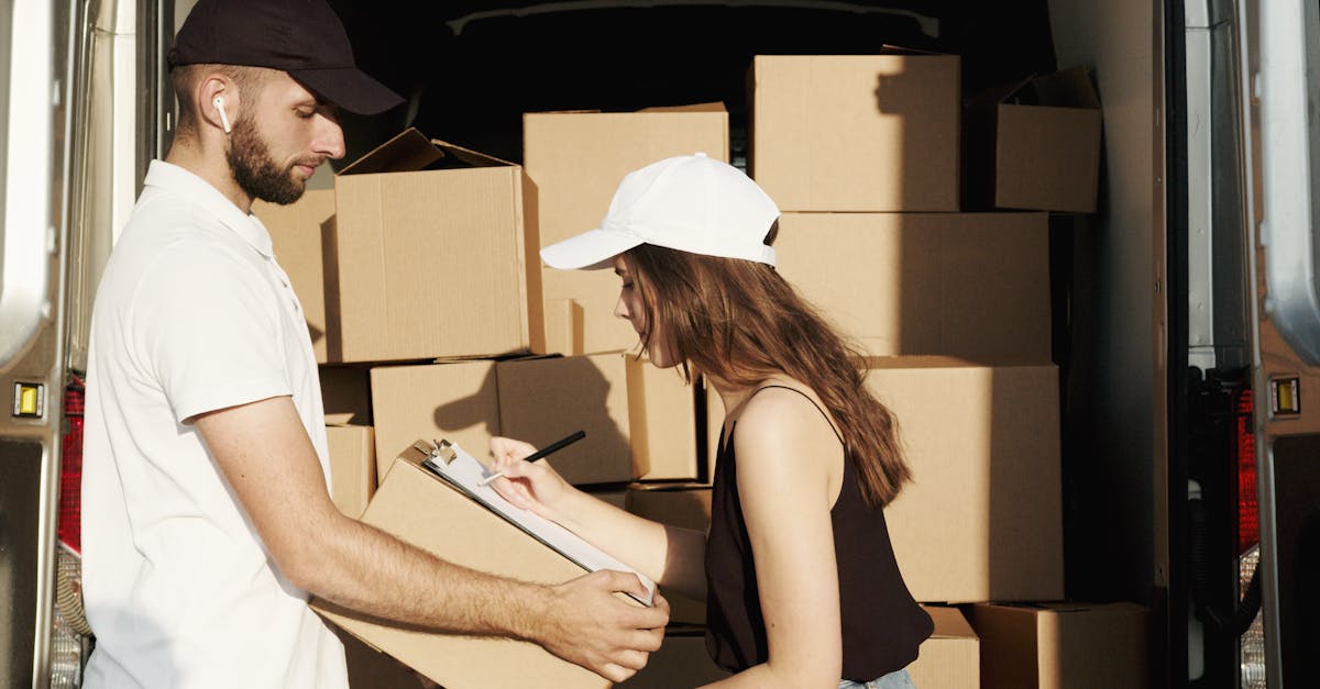 découvrez le rôle clé du supply chain manager : optimiser les flux logistiques, coordonner les opérations et garantir l'efficacité de la chaîne d'approvisionnement pour assurer la satisfaction client.