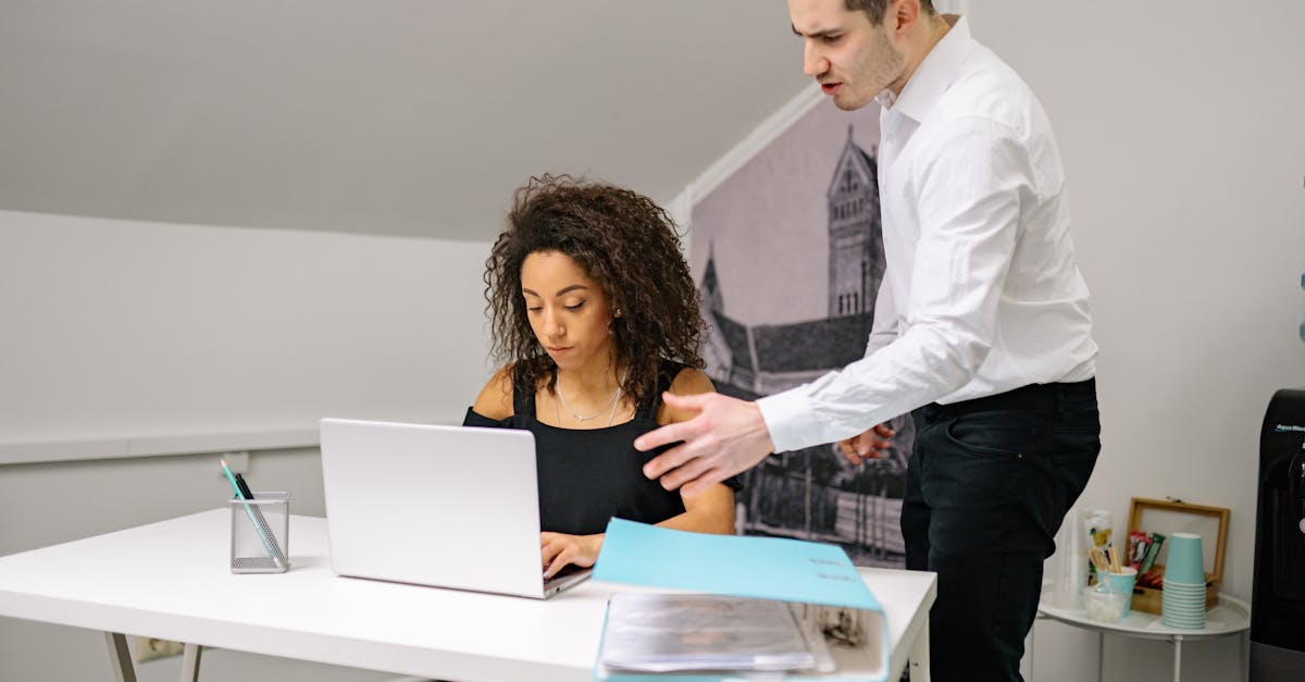 découvrez le rôle d'un advertising manager : gestion des campagnes publicitaires, optimisation des performances et stratégie marketing pour maximiser la visibilité et les ventes.