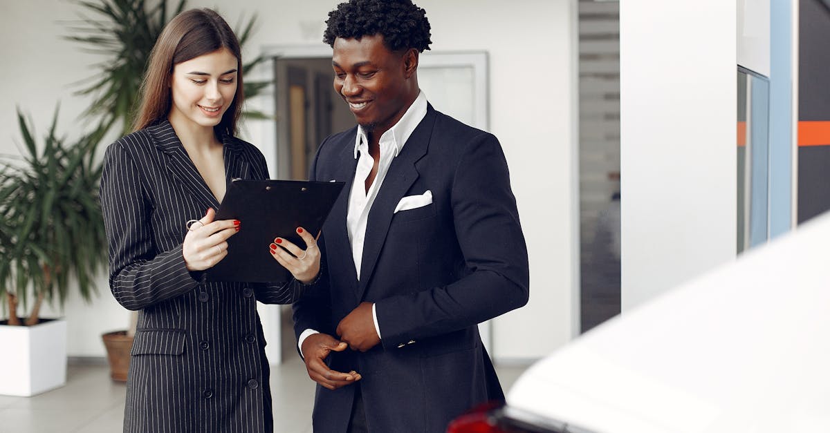 conseiller en vente d'équipements agricoles spécialisé pour accompagner les agriculteurs dans le choix des machines adaptées à leurs besoins et optimiser leur production.